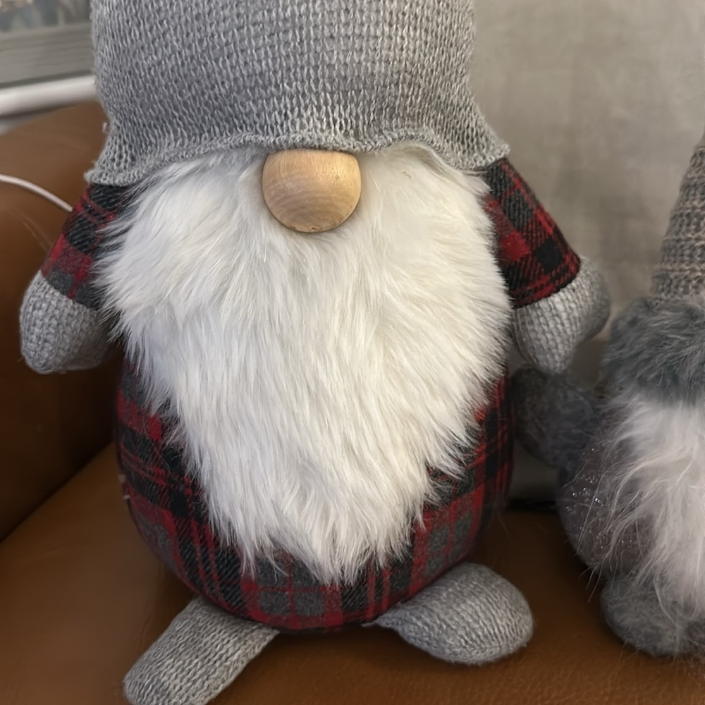 Two knomes so cute could be sold separate - Picture 2 of 3